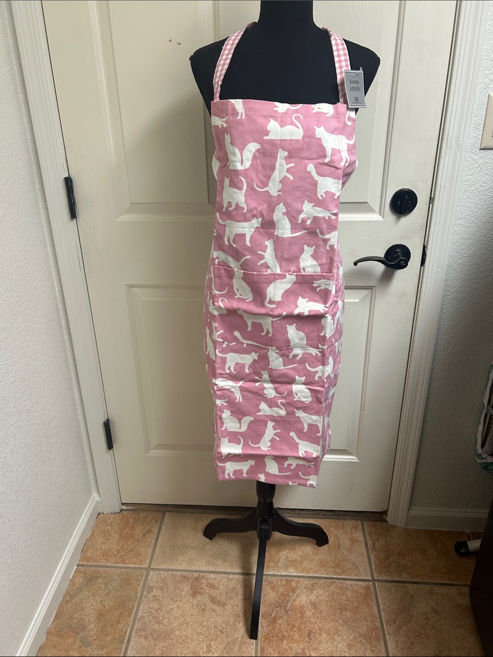 DII Everyday Pets Kitchen Collection Chef Apron a playful all-over white cat